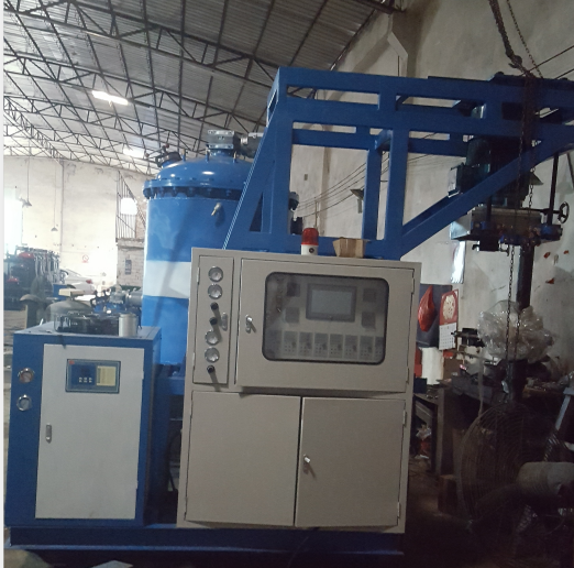 BJD-2000型大流量轨道式低压发泡机